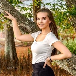 Meet your Posher, Ava